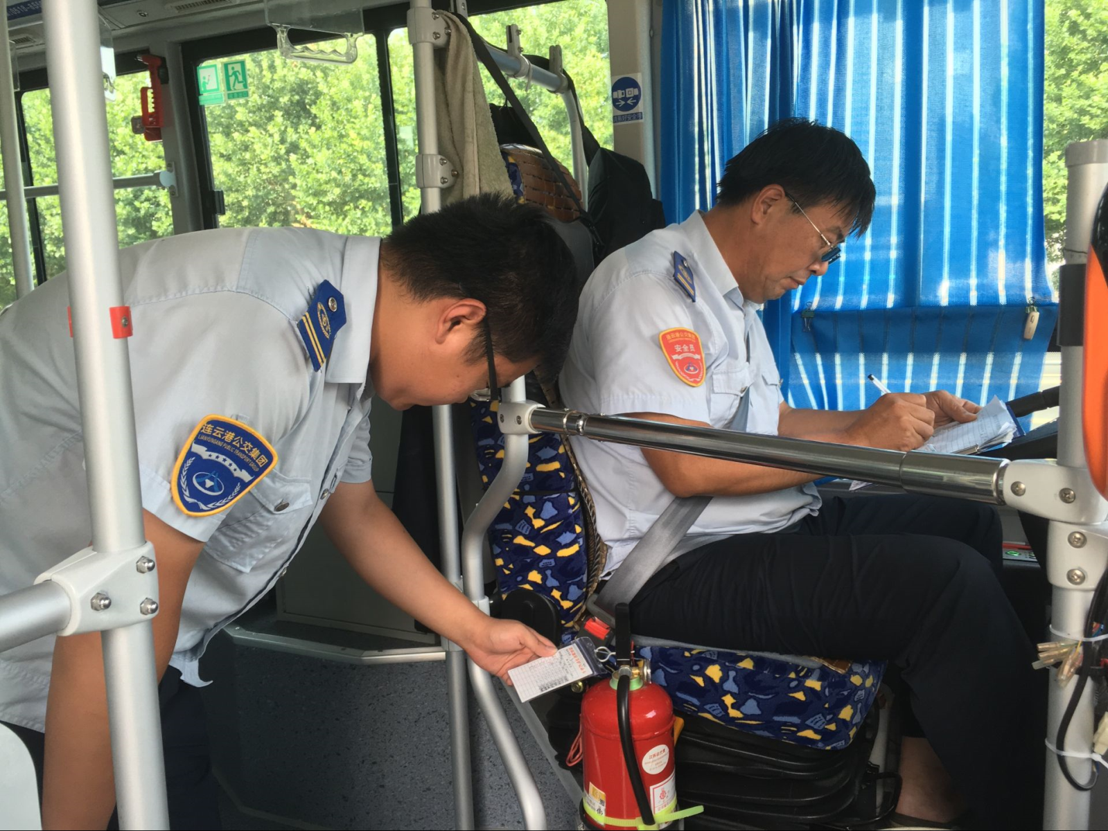 公交集團海通公交公司開展車輛大檢查 助力城市創文工作